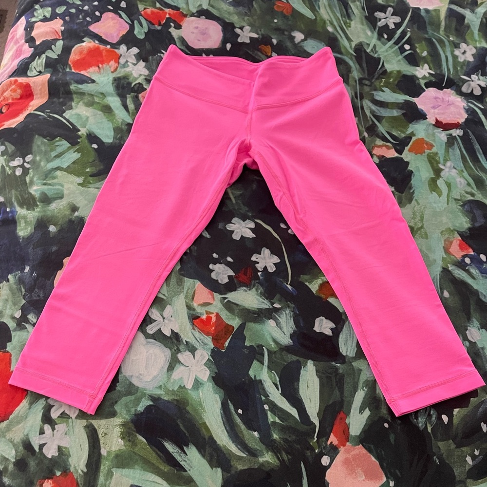 Lululemon Wunder Under neon pink size 6
